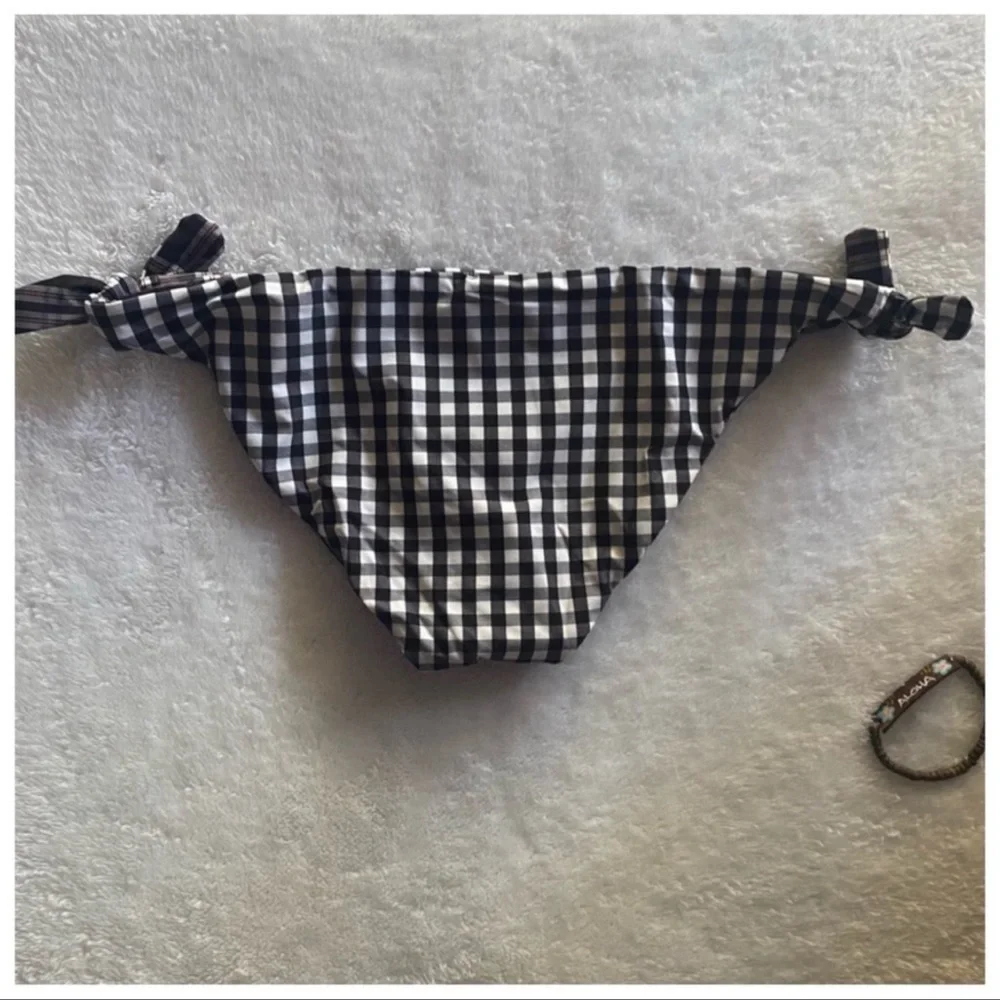 Volcom Attitude hipster reversible bikini bottom - Picture 6 of 8
